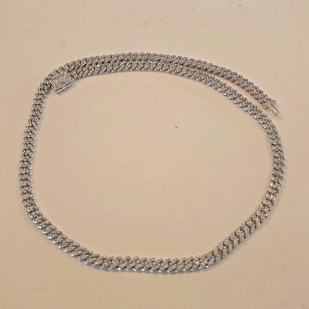 GLD white gold necklace